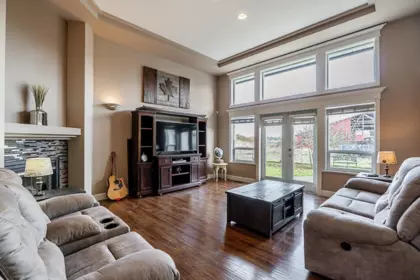 Breakfast Nook Photo of 174 176 Street, Surrey, BC