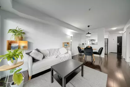 210 1099 E Broadway, Vancouver, BC, Vancouver — Apartment/Condo for sale