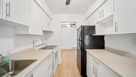 Guest Bathroom Photo of 916 10620 150 Street, Surrey, BC
