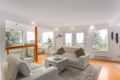 20 Oceanview Road, Lions Bay, BC, Lions Bay — Single Family Residence for sale