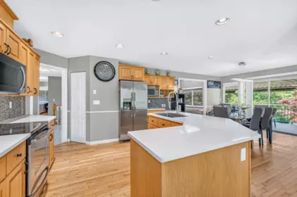 Breakfast Nook Photo of 12753 261 Street, Maple Ridge, BC