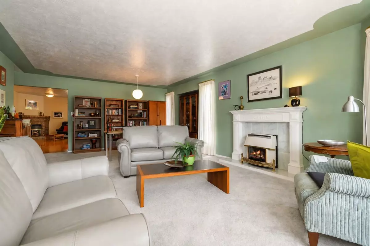 Dining Area Photo of 45017 Stratford Place, Chilliwack, BC