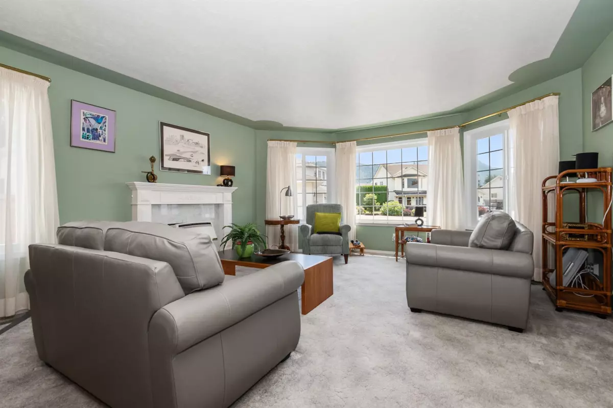 Family Room Photo of 45017 Stratford Place, Chilliwack, BC