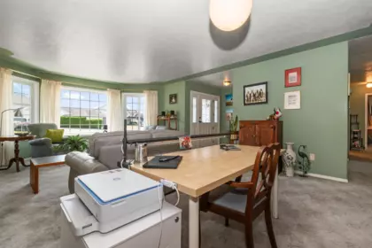 Kitchen Photo of 45017 Stratford Place, Chilliwack, BC