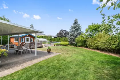 Swimming Pool Photo of 45017 Stratford Place, Chilliwack, BC