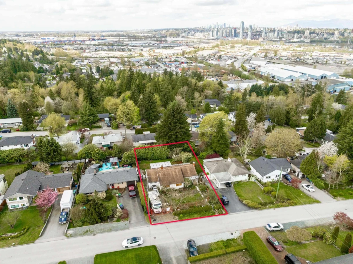 Family Room Photo of 10259 124a Street, Surrey, BC