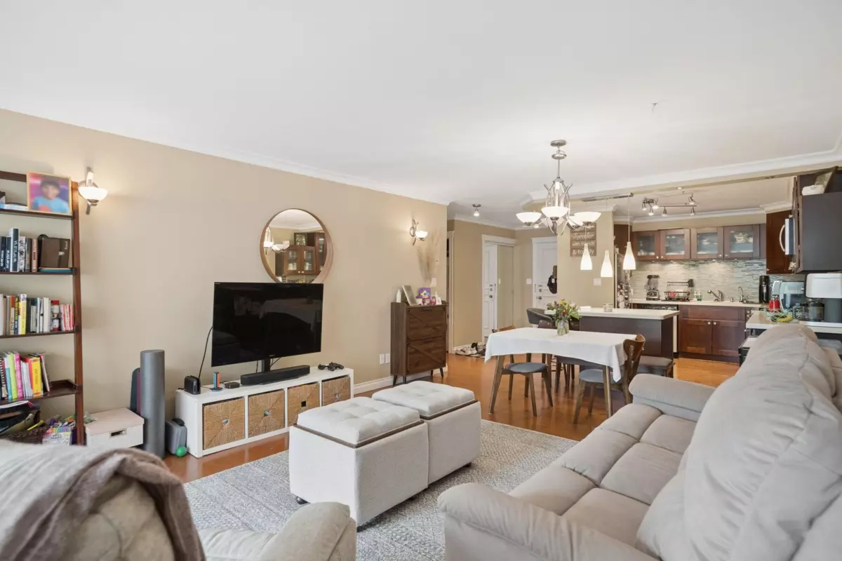 Family Room Photo of 511 518 Moberly Road, Vancouver, BC
