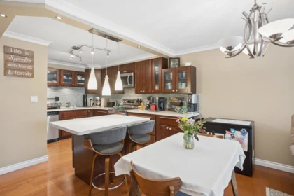 Breakfast Nook Photo of 511 518 Moberly Road, Vancouver, BC