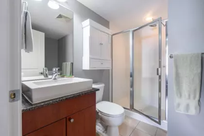 Hallway Photo of 1107 610 Victoria Street, New Westminster, BC