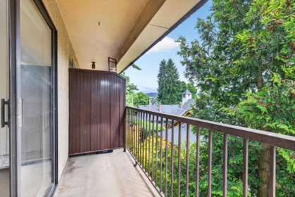 Garden / Landscaping Photo of 305 466 E Eighth Avenue, New Westminster, BC