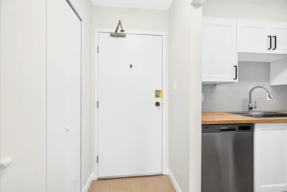 Hallway Photo of 305 466 E Eighth Avenue, New Westminster, BC