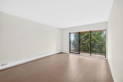Kitchen Photo of 305 466 E Eighth Avenue, New Westminster, BC