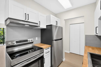Office / Den Photo of 305 466 E Eighth Avenue, New Westminster, BC