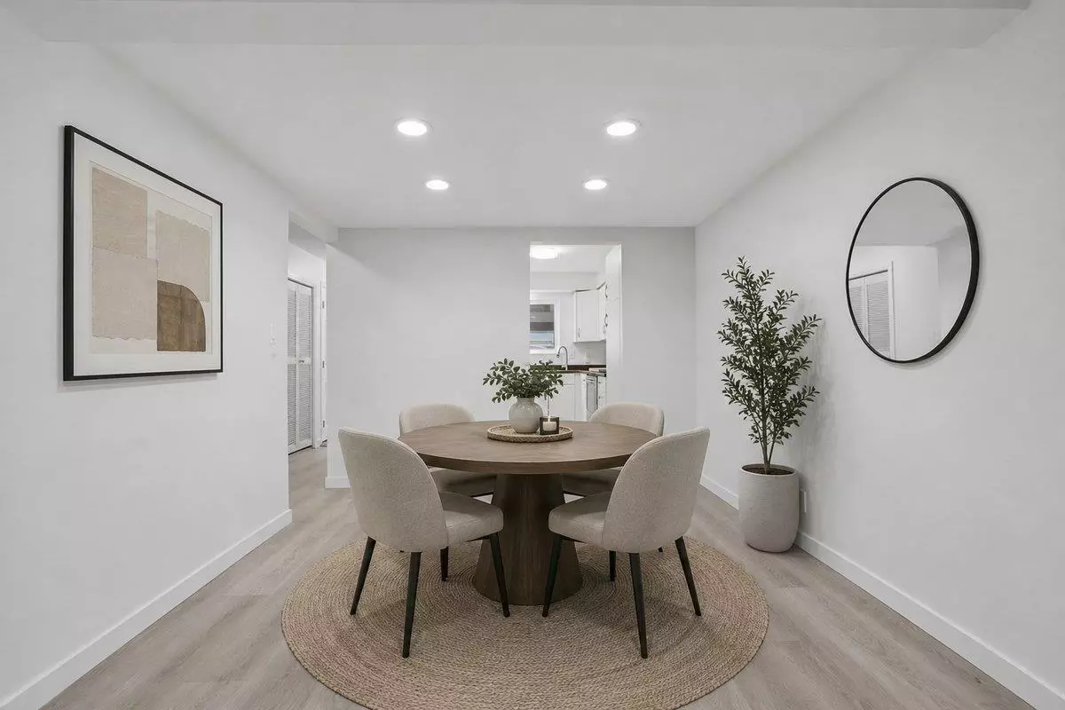Dining Area Photo of 11685 Fulton Street, Maple Ridge, BC