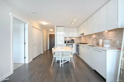 Kitchen Photo of 427 9551 Alexandra Road, Richmond, BC