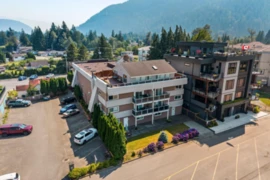 13 450 Esplanade Avenue, Harrison Hot Springs, BC