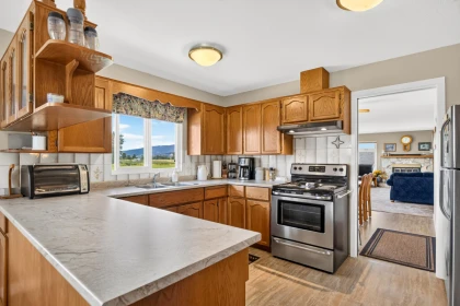 14221 Mckechnie Road, Pitt Meadows, BC, Pitt Meadows — Single Family Residence for sale