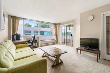 201 14881 103a Avenue, Surrey, BC, Surrey — Apartment/Condo for sale
