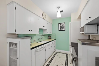 204 1565 Burnaby Street, Vancouver, BC, Vancouver — Apartment/Condo for sale