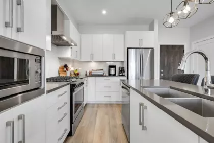 Kitchen Island Photo of 411 15436 31 Avenue, Surrey, BC
