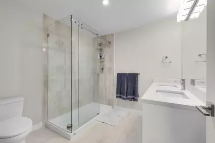 Primary Bathroom Photo of 411 15436 31 Avenue, Surrey, BC