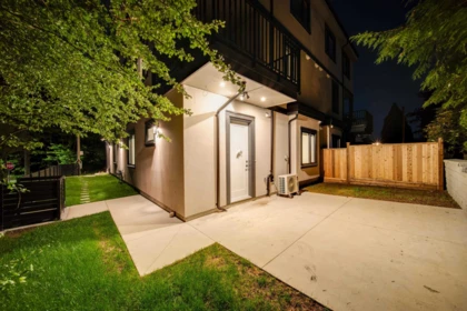 Front Yard Photo of 1 8408 17th Avenue, Burnaby, BC