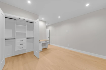 Hallway Photo of 1 8408 17th Avenue, Burnaby, BC
