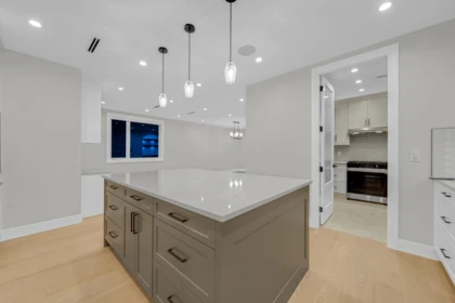 Walk-In Closet Photo of 1 8408 17th Avenue, Burnaby, BC