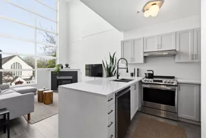 327 418 E Broadway Street, Vancouver, BC, Vancouver — Apartment/Condo for sale