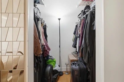 Powder Room Photo of 403 233 Abbott Street, Vancouver, BC