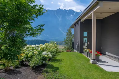 26 4000 Sunstone Way, Pemberton, BC, Pemberton — Half Duplex for sale