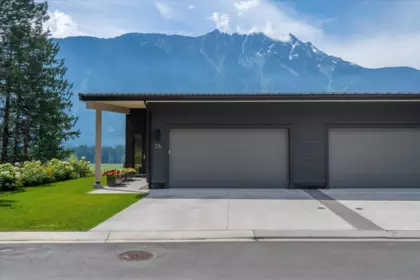 26 4000 Sunstone Way, Pemberton, BC, Pemberton — Half Duplex for sale