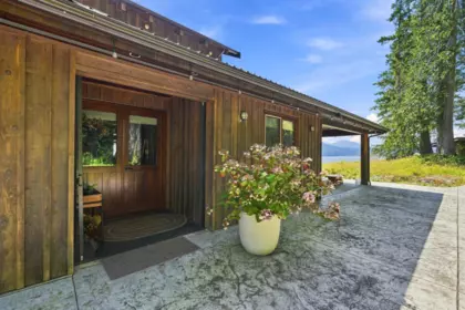 Kitchen Photo of 15781 East Egmont Shoreline, Egmont, BC