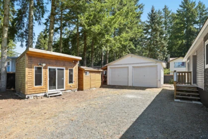Hot Tub / Spa Photo of 3940 204 Street, Langley, BC