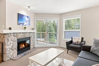 338 4800 Spearhead Drive, Whistler, BC, Whistler — Apartment/Condo for sale