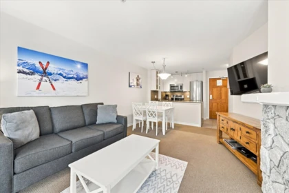 338 4800 Spearhead Drive, Whistler, BC, Whistler — Apartment/Condo for sale
