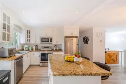 Kitchen Island Photo of 2659 Wildwood Drive, Langley, BC