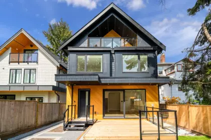 2 950 W 17th Avenue, Vancouver, BC, Vancouver — Half Duplex for sale