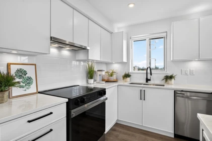 Kitchen Island Photo of 503 22575 Brown Avenue, Maple Ridge, BC