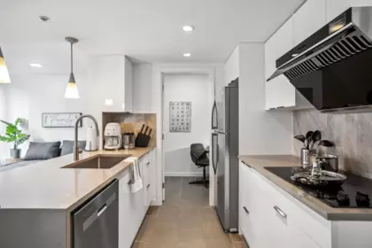 605 618 Abbott Street, Vancouver, BC, Vancouver — Apartment/Condo for sale