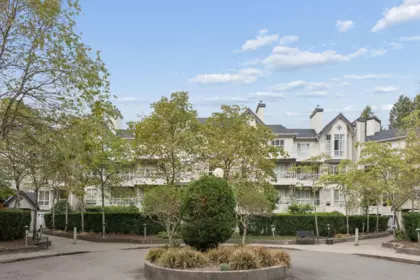322 9979 140 Street Street, Surrey, BC, Surrey — Apartment/Condo for sale