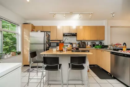 Dining Area Photo of 3 15233 34 Avenue, Surrey, BC