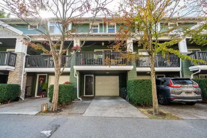 Walk-In Closet Photo of 3 15233 34 Avenue, Surrey, BC