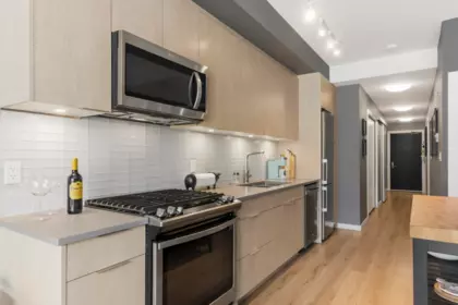 Kitchen Island Photo of 303 38165 Cleveland Avenue, Squamish, BC