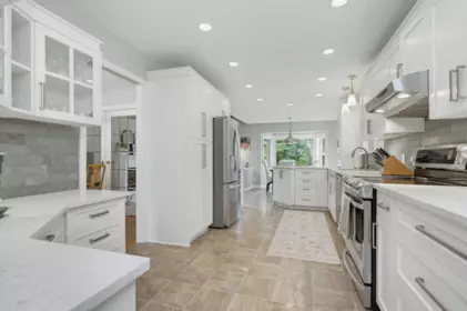 Kitchen Island Photo of 20424 43a Avenue, Langley, BC