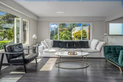 Breakfast Nook Photo of 1130 Maple Street, White Rock, BC