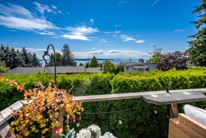 Front Yard Photo of 1130 Maple Street, White Rock, BC