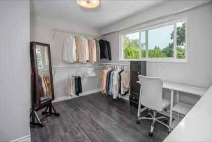 Powder Room Photo of 1130 Maple Street, White Rock, BC