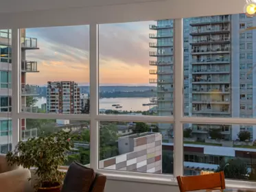 704 125 E 14th Street, North Vancouver, BC, North Vancouver — Apartment/Condo for sale