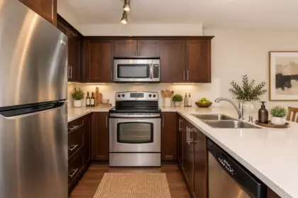 Kitchen Island Photo of 311 9422 Victor Street, Chilliwack, BC